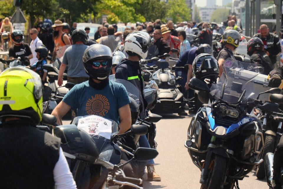 découvrez les dernières actualités et nouveautés du monde des motos en avril. restez à jour sur les lancements, les tendances et les innovations qui façonnent l'univers motocycliste ce mois-ci.