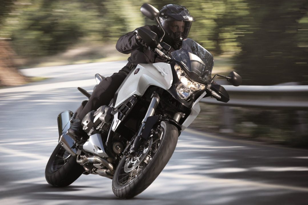 découvrez comment choisir la meilleure couverture d'assurance pour votre moto. comparez les options, protégez-vous des imprévus et roulez en toute sérénité avec nos conseils experts.