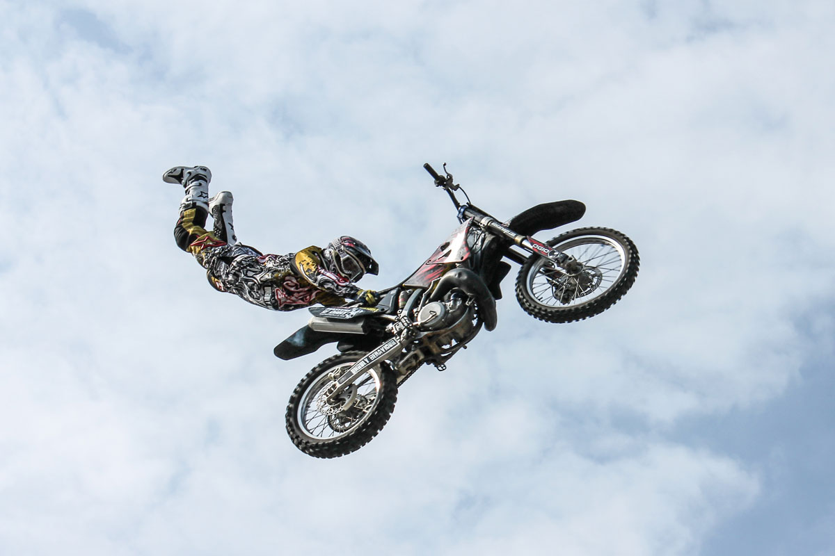 découvrez l'assurance moto verte, une solution durable et éco-responsable pour les motards. protégez votre moto tout en contribuant à la préservation de l'environnement grâce à des options flexibles et des garanties adaptées à vos besoins.