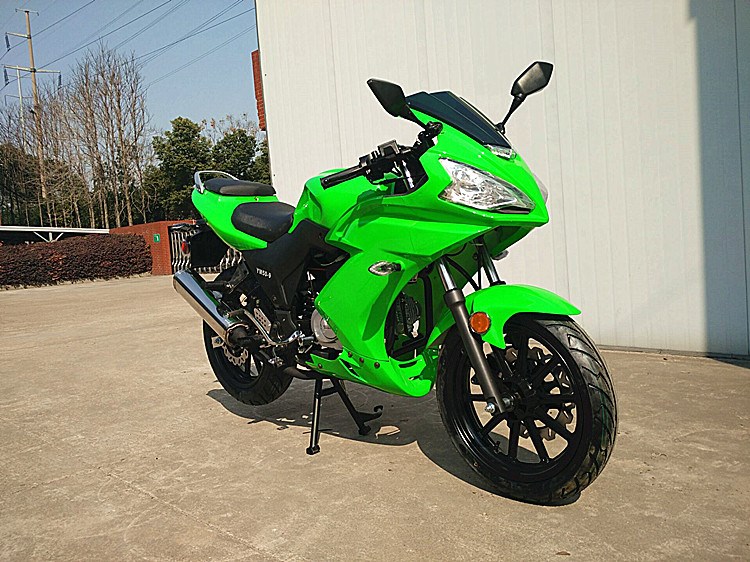 découvrez notre assurance moto verte 50cc, spécialement conçue pour les motos légères. protégez votre véhicule tout en contribuant à la préservation de l'environnement grâce à des options éco-responsables et des tarifs compétitifs.