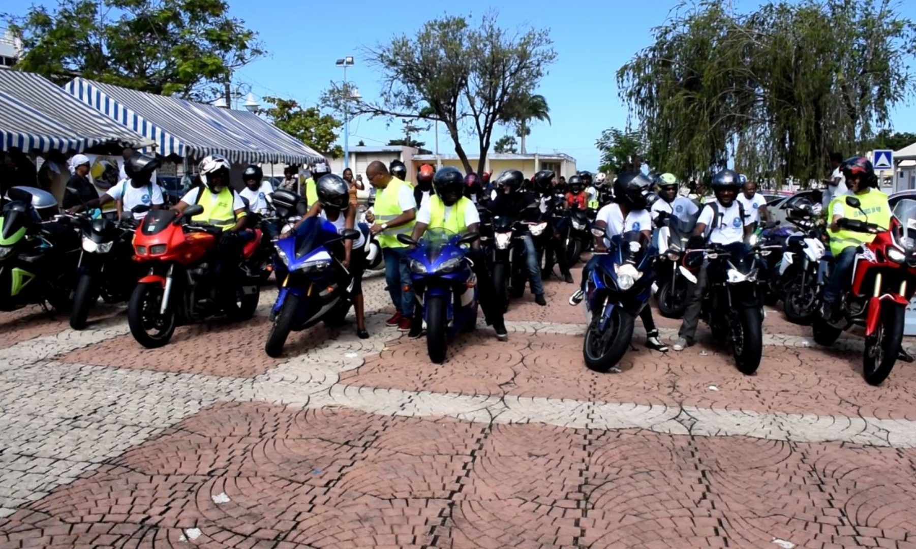 découvrez notre mutuelle spécialement conçue pour les motards en guadeloupe. profitez d'une couverture adaptée à vos besoins, d'une assistance personnalisée et de services de qualité pour rouler en toute sérénité sur les routes de l'île.