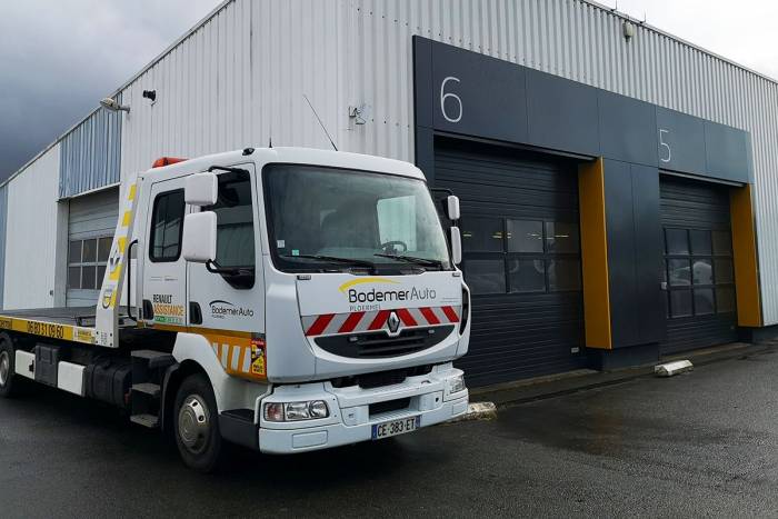 découvrez notre service d'assistance voiture, disponible 24/7 pour vous dépanner en cas de panne sur la route. profitez d'une intervention rapide et efficace pour reprendre la route en toute sérénité.