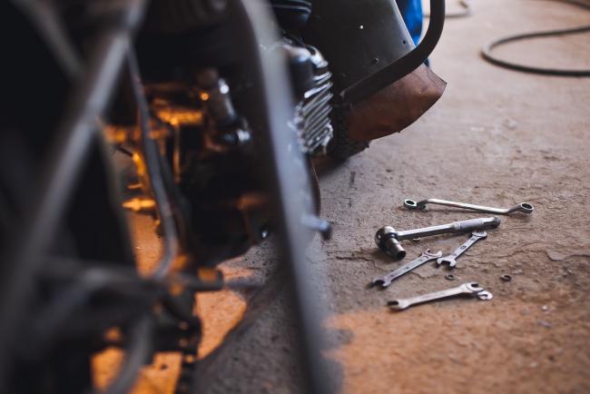 découvrez tout ce qu'il faut savoir sur l'hivernage de votre moto et l'importance d'une mutuelle adaptée pour les motards. protégez votre véhicule et assurez-vous une tranquillité d'esprit pendant la saison froide.