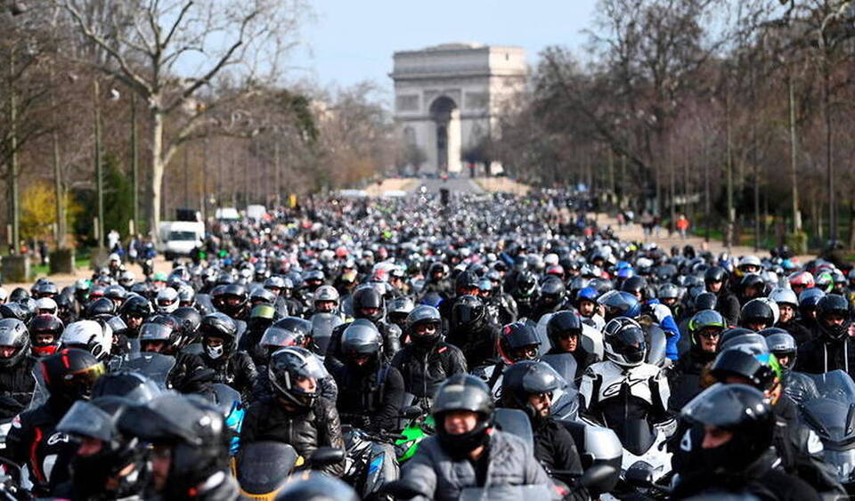 découvrez nos solutions d'assurance pour deux-roues qui protègent efficacement votre moto ou scooter. profitez de garanties adaptées à vos besoins et roulez en toute sérénité.