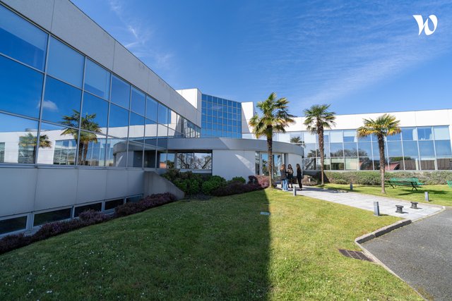 découvrez l'espace client amv, votre plateforme dédiée pour gérer vos contrats d'assurance, accéder à vos documents et bénéficier d'une assistance personnalisée, le tout en toute simplicité et sécurité.