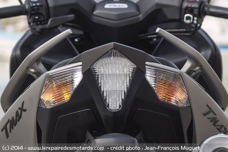 découvrez notre assurance adaptée pour le yamaha tmax 530, offrant une couverture complète pour votre scooter. protégez votre véhicule avec des options personnalisables et un service client dédié. obtenez votre devis gratuit en quelques clics et circulez en toute sérénité.